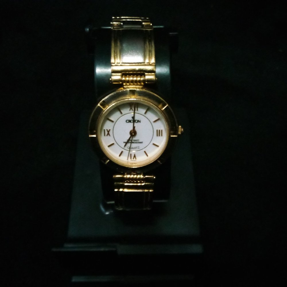 Pre-Loved Croton Gold Tone Womens Watch D12709W
